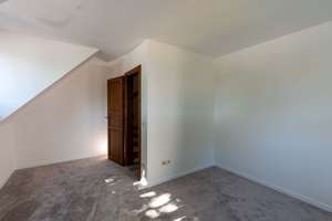 Eine Wohnung, die sich anfühlt wie ein ganzes Haus – Die vollständige Adresse der Immobilie erhältst du vom Anbieter., 47804 Kempener Feld/Baackeshof, Krefeld – Vorschaubild 18