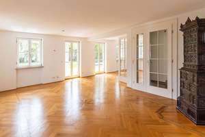 Seltene Gelegenheit für Familien: Großzügige Maisonettewohnung mit 300 m² Südgarten