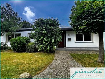 Unna-Königsborn: Schöner Bungalow in Reihenbauweise mit Garten, Wintergarten und Garage