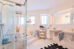 Architektonisches Juwel - Elegante Villa mit drei Wohneinheiten  zwischen Golfplatz und Meer – Die vollständige Adresse der Immobilie erhältst du vom Anbieter., 23570 Travemünde, Lübeck – Vorschaubild 9