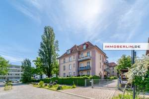 IMMOBERLIN.DE - Helle Altbauwohnung mit Balkon & Pkw-Stellplatz in harmonischer Lage – Die vollständige Adresse der Immobilie erhältst du vom Anbieter., 13585 Spandau (Ortsteil), Berlin – Vorschaubild 1