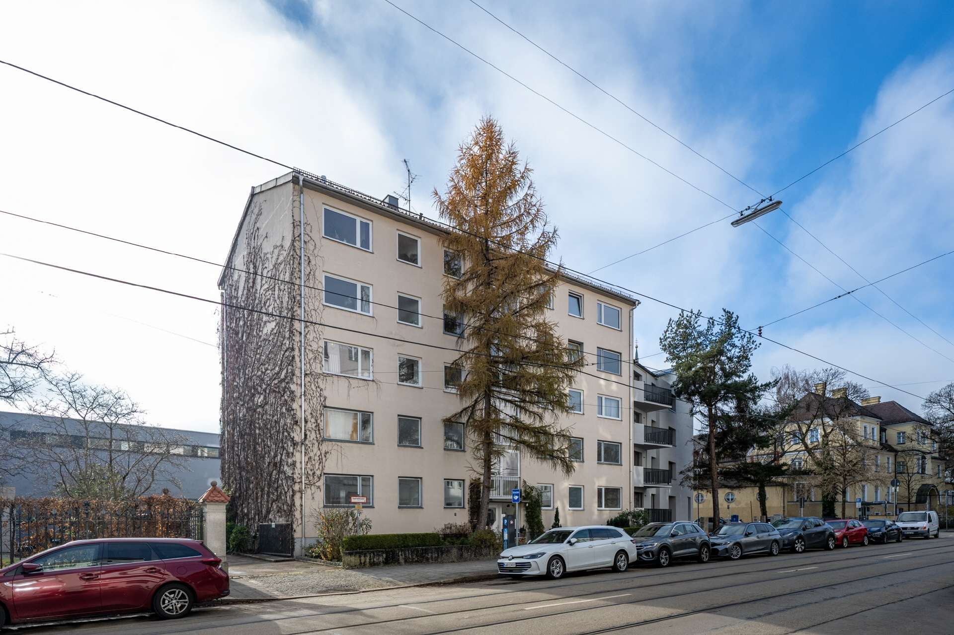 AIGNER- Renovierungsbedürftige 2-Zimmer-Wohnung am Rotkreuzplatz, München – Bild 2