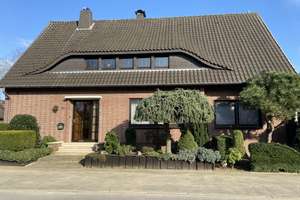 Freistehendes, gepfl. Ein-/Zweifamilienhaus mit 2 getrennten WE  (Zusammenlegung leicht möglich) – Die vollständige Adresse der Immobilie erhältst du vom Anbieter., 46399 Bocholt – Vorschaubild 1