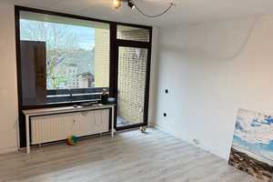 Helle gemütliche 2-Zimmer-Wohnung mit Balkon zu vermieten – Bergheimer Straße 22, 47807 Krefeld – Vorschaubild 1