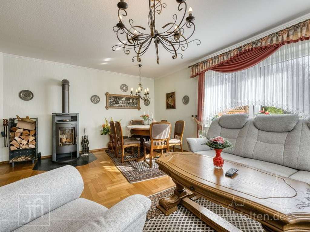 Immobilie in Detern - Sehr gepflegtes Einfamilienhaus in ruhiger Siedlungslage, inklusive Garage und neuwertigem Kaminofen - Bild 3