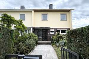 Wohnen in beliebter Familienlage – Doppelhaushälfte am Ende einer Sackgasse