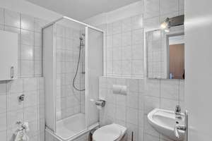 Helle 2-Zimmer-Wohnung mit zwei Balkonen & Top-Anbindung – Innsbrucker Ring 11, 81673 Echarding, München – Vorschaubild 5