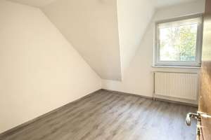 Ideal für die ganze Familie: Bezugsfreies 4-Zimmer-Reihenendhaus in Bümmerstede – Ihr neues Zuhause  – Die vollständige Adresse der Immobilie erhältst du vom Anbieter., 26133 Bümmerstede, Oldenburg (Oldenburg) – Vorschaubild 15