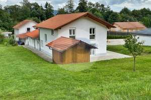 NEUWERTIGES EINFAMILIENHAUS IN IDYLLISCHER RANDLAGE VON BÜCHLBERG – Die vollständige Adresse der Immobilie erhältst du vom Anbieter., 94124 Büchlberg – Vorschaubild 3
