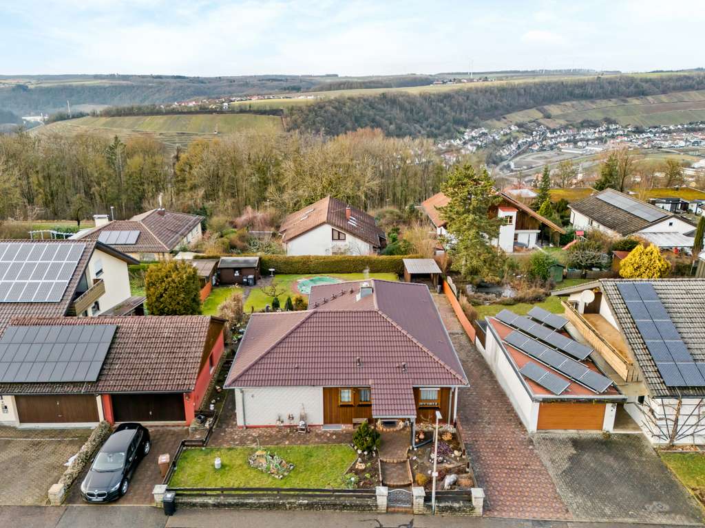 Immobilie in Niedernhall - Charmantes Einfamilienhaus mit großzügigem Grundstück in Niedernhall! - Bild 2