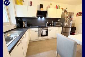Direkt einziehen! 4 Zimmer mit Einbauküche, 2 Balkone & Blick ins Grüne, Duschbad, Gäste-WC, Aufzug – Klerschweg 7, 50968 Bayenthal, Köln – Vorschaubild 1