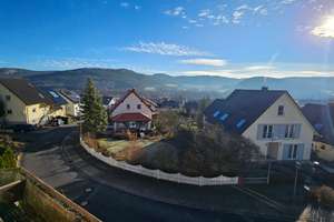 Großzügiges Einfamilienhaus mit Wintergarten, Terrasse & Balkon in Plaue – Im Kleinen Felde 29, 99338 Plaue – Vorschaubild 3