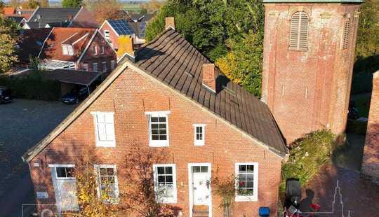 Bild von Gut vermietetes Dreifamilienhaus an der Bingumer Kirche