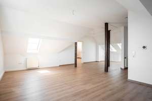 Renovierte Dachgeschosswohnung mit Einbauküche und Fernblick in Bielefeld Mitte – Die vollständige Adresse der Immobilie erhältst du vom Anbieter., 33602 Mitte, Bielefeld – Vorschaubild 2