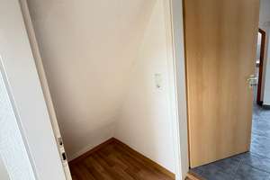Charmante 2-Zimmer-Dachgeschosswohnung im ruhigen 3-Familienhaus in Essen – Beisenstraße 3, 45327 Katernberg, Essen – Vorschaubild 11