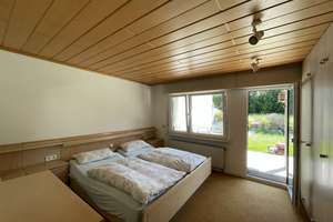 Ein Zuhause für Groß & Klein-Familienhaus mit Garten, Garage und Stellplätze – Die vollständige Adresse der Immobilie erhältst du vom Anbieter., 71336 Waiblingen – Vorschaubild 1