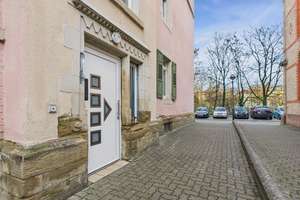 Charmantes Altbauensemble mit 11 Wohneinheiten in gefragter Südstadtlage – Die vollständige Adresse der Immobilie erhältst du vom Anbieter., 76137 Südstadt, Karlsruhe – Vorschaubild 3