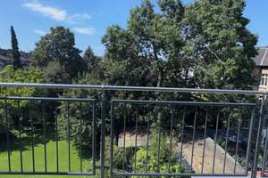 + Wohlfühl-Wohnen inmitten der City mit perfektem Grünblick und Balkon + – Die vollständige Adresse der Immobilie erhältst du vom Anbieter., 47798 Stadtmitte, Krefeld – Vorschaubild 9