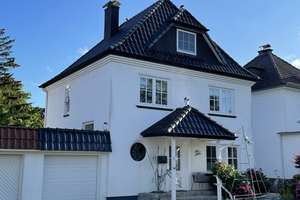 Charmantes Kapitänshaus in Vegesack | Wintergarten, großer Garten & Einliegerwohnung