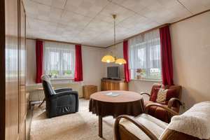 ***Großzügiges Mehrfamilienhaus mit 3 Wohneinheiten, PV- Anlage, Garagen & Werkstatt*** – 94431 Pilsting – Vorschaubild 11