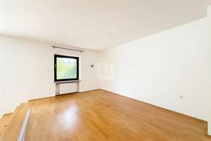 WINDISCH IMMOBILIEN - große Doppelhaushälfte mit gepflegtem Garten in ruhiger Lage von Gröbenzell – Die vollständige Adresse der Immobilie erhältst du vom Anbieter., 82194 Gröbenzell – Vorschaubild 7