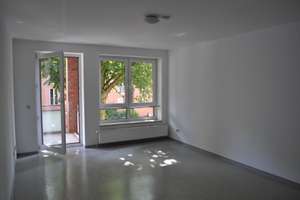 Gut geschnittene 3-Zimmer-Wohnung mit super AKN und Busanbindung – Schleswiger Damm 268, 22457 Schnelsen, Hamburg – Vorschaubild 2