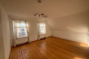 Lichtdurchflutete Wohnung im Zooviertel mit Dachterrasse