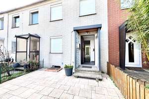 Charmantes Reihenhaus: Garage, Garten & 3 Bädern, 6,5 KWP PV-Anlage, in ruhiger Lage von H-Bothfeld – Die vollständige Adresse der Immobilie erhältst du vom Anbieter., 30179 Bothfeld, Hannover – Vorschaubild 2