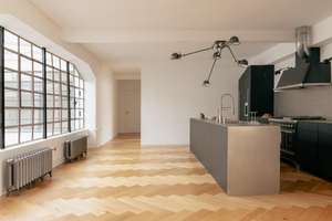 Penthouse mit Dachterrasse, Sichtbeton, Travertinbädern und Fischgrätparkett – Friedrichstraße 112, 40217 Friedrichstadt, Düsseldorf – Vorschaubild 6