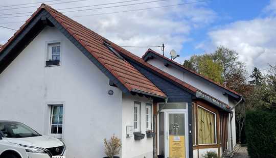 Bild von *NEU* NUR STREICHEN UND EINZIEHEN! GEMÜTLICHES EINFAMILIENHAUS IN RUHELAGE! JETZT BESICHTIGEN!
