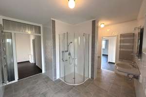 Rösrath / Wickuhl: Exklusives 2-Familienhaus + Einliegerwohnung mit Traumblick und vielen Extras! – Die vollständige Adresse der Immobilie erhältst du vom Anbieter., 53797 Lohmar – Vorschaubild 19