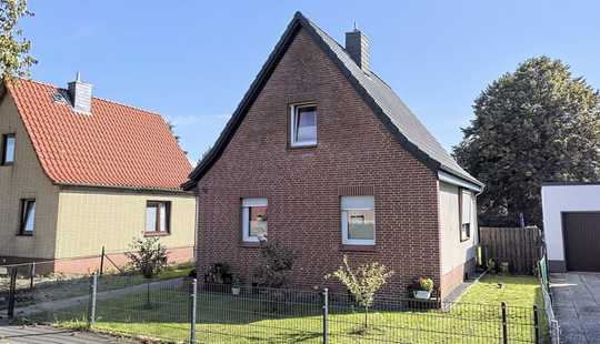 Bild von Provisionsfrei – Einfamilienhaus mit Anbau- Potential und großem Garten in ruhiger Lage