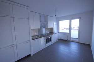 Stilvolle, vollst. renovierte 2-Zimmer-Wohnung mit Wohnküche und Balkon – Yorkstraße 1, 40476 Düsseldorf – Vorschaubild 1