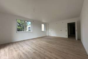 Helle 3 Zimmer Wohnung mit EBK und Balkon