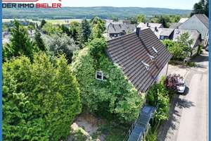 Großes EFH mit ländlichem Charme u. herrlicher Aussicht in Riesweiler bei Simmern zu verkaufen – Die vollständige Adresse der Immobilie erhältst du vom Anbieter., 55499 Riesweiler – Vorschaubild 1