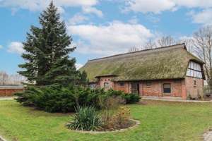 Perfekt für Tierhaltung: Zwei-Seitenhof mit Selbstversorgerbereich, Einliegerwohnung und viel Land – Die vollständige Adresse der Immobilie erhältst du vom Anbieter., 18516 Süderholz – Vorschaubild 2