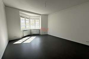Einziehen & wohlfühlen – kernsanierte 3 Zimmer in Top-Lage am Ku’damm – Albrecht -Achilles-Straße 5, 10709 Wilmersdorf, Berlin – Vorschaubild 4