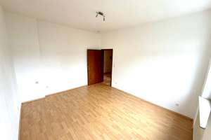 Modernisierte 3-Zimmer-Wohnung mit EBK im 1. OG in Krefeld – Memeler Platz 7, 47809 Linn, Krefeld – Vorschaubild 5