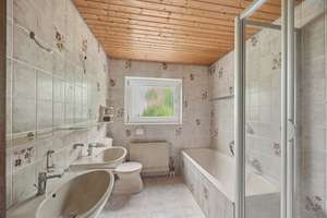 !RESERVIERT! Freistehendes EFH mit Potenzial und Entwicklungsoptionen – Lindenweg 13, 79183 Waldkirch – Vorschaubild 10