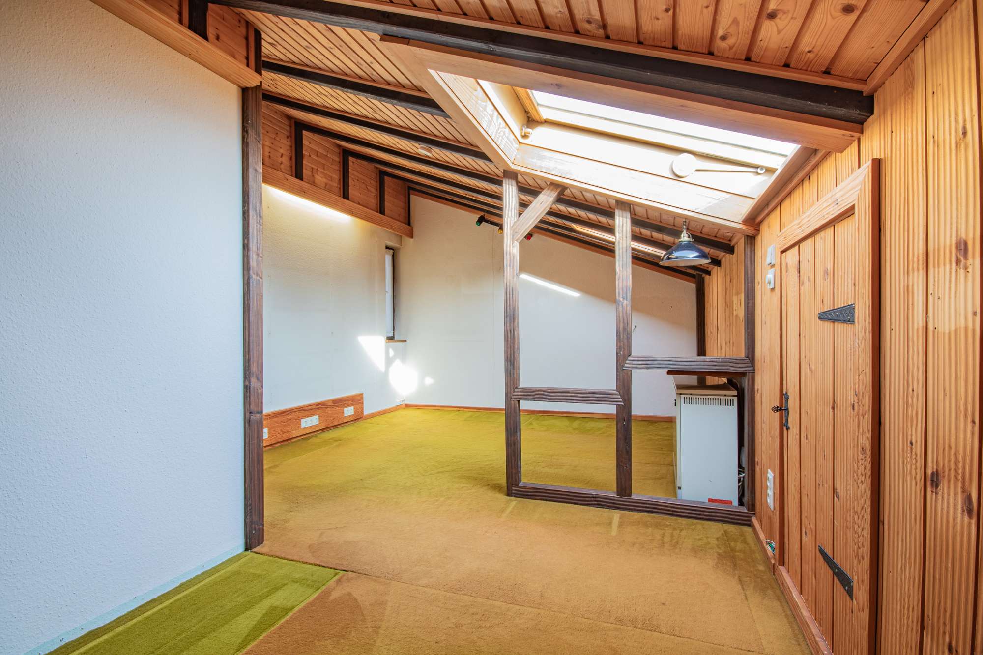 Immobilie in Wutöschingen - Vielseitig nutzbare Doppelhaushälfte mit Einliegerwohnung und Wintergarten in Horheim - Bild 0