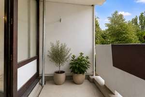 Attraktive & renovierte 3-Zimmer-Wohnung mit Balkon und Tiefgarage in Weiden! – Die vollständige Adresse der Immobilie erhältst du vom Anbieter., 50858 Weiden, Köln – Vorschaubild 3