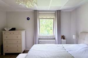 Traumhaftes Familiendomizil mit weitläufigem Eigengarten und Obstbaumbestand – Die vollständige Adresse der Immobilie erhältst du vom Anbieter., 12357 Rudow, Berlin – Vorschaubild 6