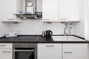 Geschmackvolle 3-Zimmer-Erdgeschosswohnung mit Balkon und Einbauküche in München Forstenried – Herterichstr. 163A, 81476 München – Vorschaubild 2
