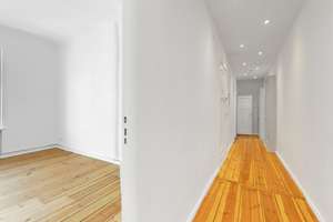 70 m² Altbauwohnung plus 45 m² Dachstudio – 115 qm nutzbare Fläche für kreative Nutzung – Die vollständige Adresse der Immobilie erhältst du vom Anbieter., 10715 Wilmersdorf, Berlin – Vorschaubild 5