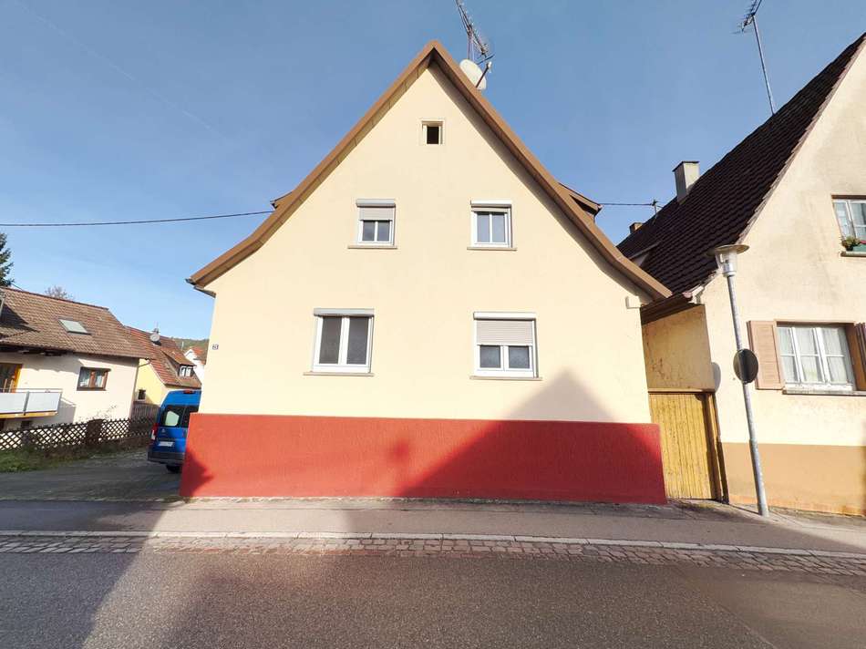 Großes Einfamilienhaus mit Gar