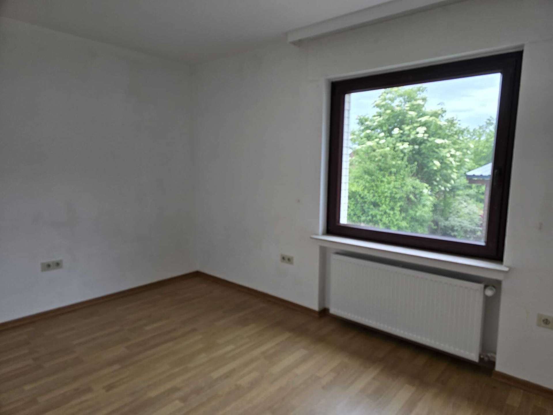 Immobilie in Bad Pyrmont - Mehrfamilienhaus mit 3 Wohneinheiten – Toplage Auf dem Hagen bei Bad Pyrmont ! - Bild 0