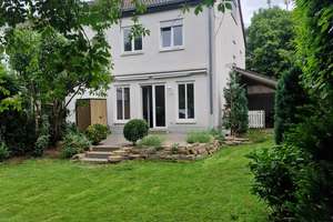Doppelhaushälfte in Bonn-Holzlar 141 qm Nutzfläche ! Provisionsfrei !