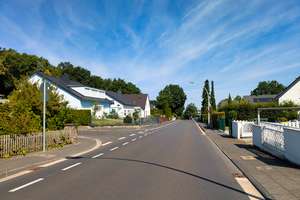 Familien(t)raum in Bonn-Roleber – viel Platz, großer Garten und jede Menge Möglichkeiten – Die vollständige Adresse der Immobilie erhältst du vom Anbieter., 53229 Holzlar, Bonn – Vorschaubild 16