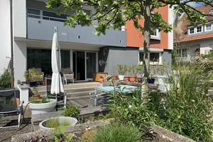 Großzügiges Wohnen für mehrere Generationen und repräsentatives Bürofläche