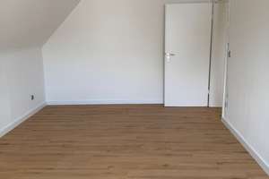 Renovierte Dachgeschosswohnung in ruhiger und dennoch zentraler Lage im beliebten Essen-Kettwig! – Schulstraße 16A, 45219 Kettwig, Essen – Vorschaubild 7